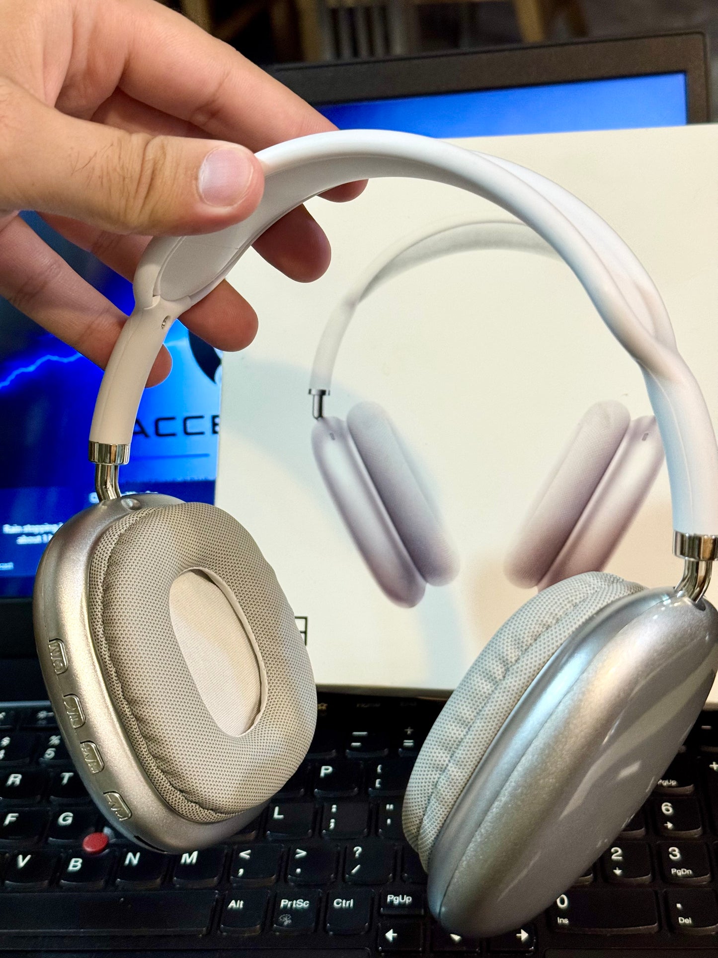 P9 Wireless On-Ear Stereo Earphones | Good Sound Quality