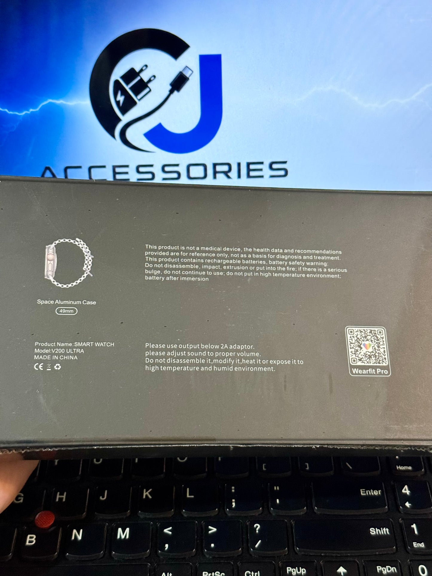 V200 New Fashion Ultra 2.2 Large Screen IP68 Waterproof Sport Smart Watch with WearFit Pro App