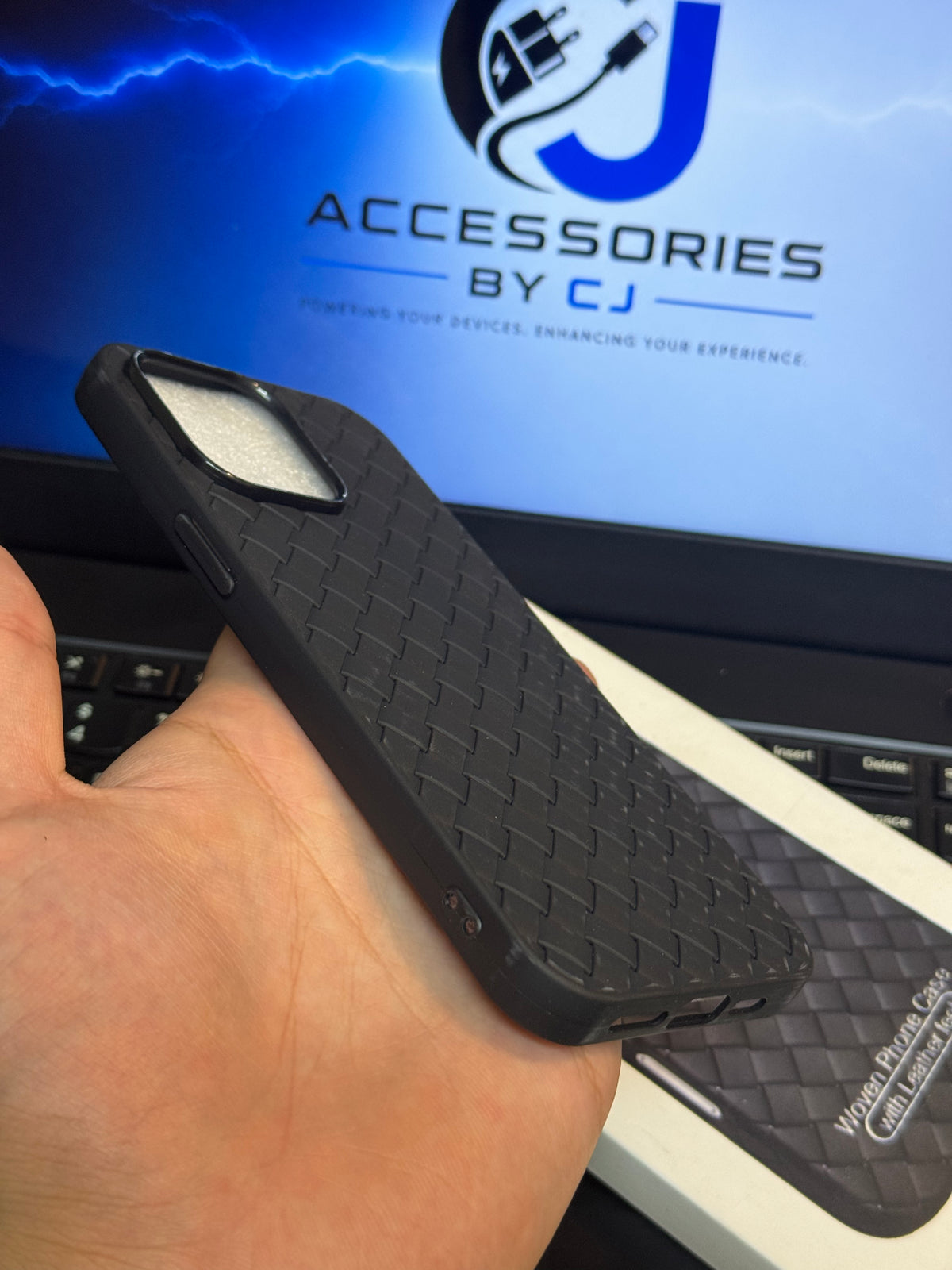 iPhone 15 Pro Max - Premium Woven Leather-Feel Soft TPU Phone Case