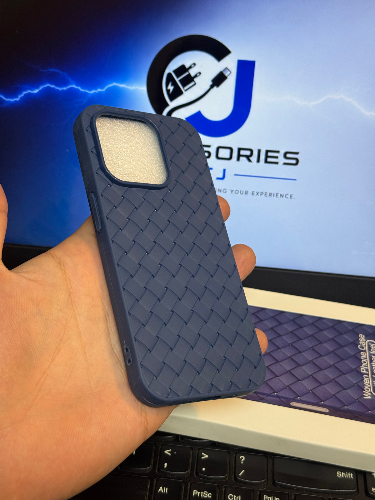 iPhone 15 Pro - Premium Woven Leather-Feel Soft TPU Phone Case