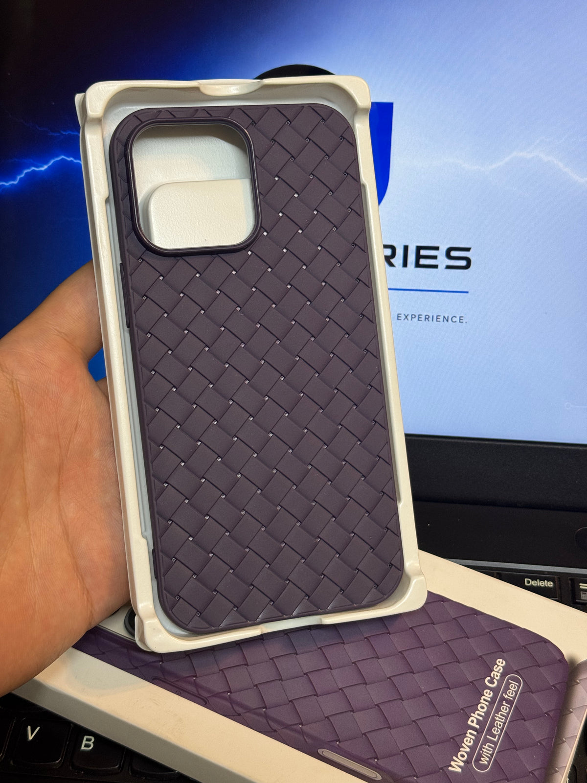 iPhone 14 Pro Max - Premium Woven Leather-Feel Soft TPU Phone Case