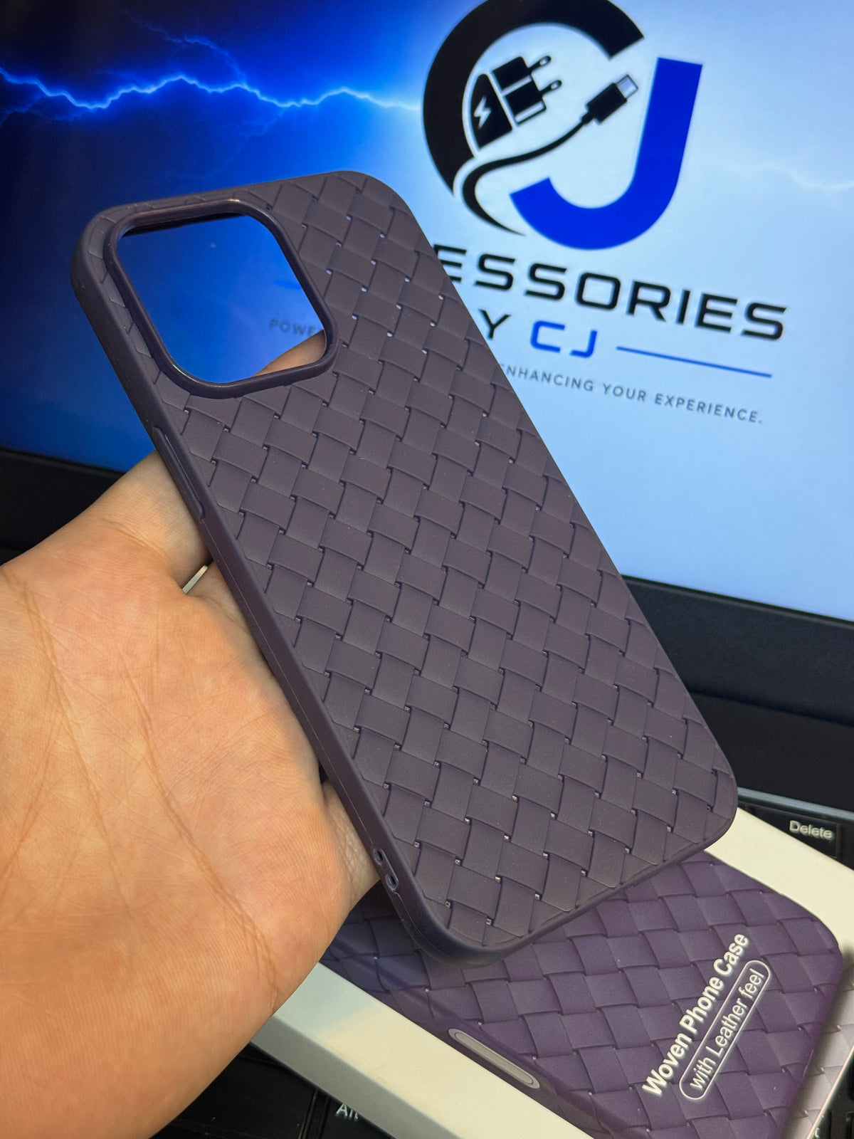 iPhone 14 Pro Max - Premium Woven Leather-Feel Soft TPU Phone Case