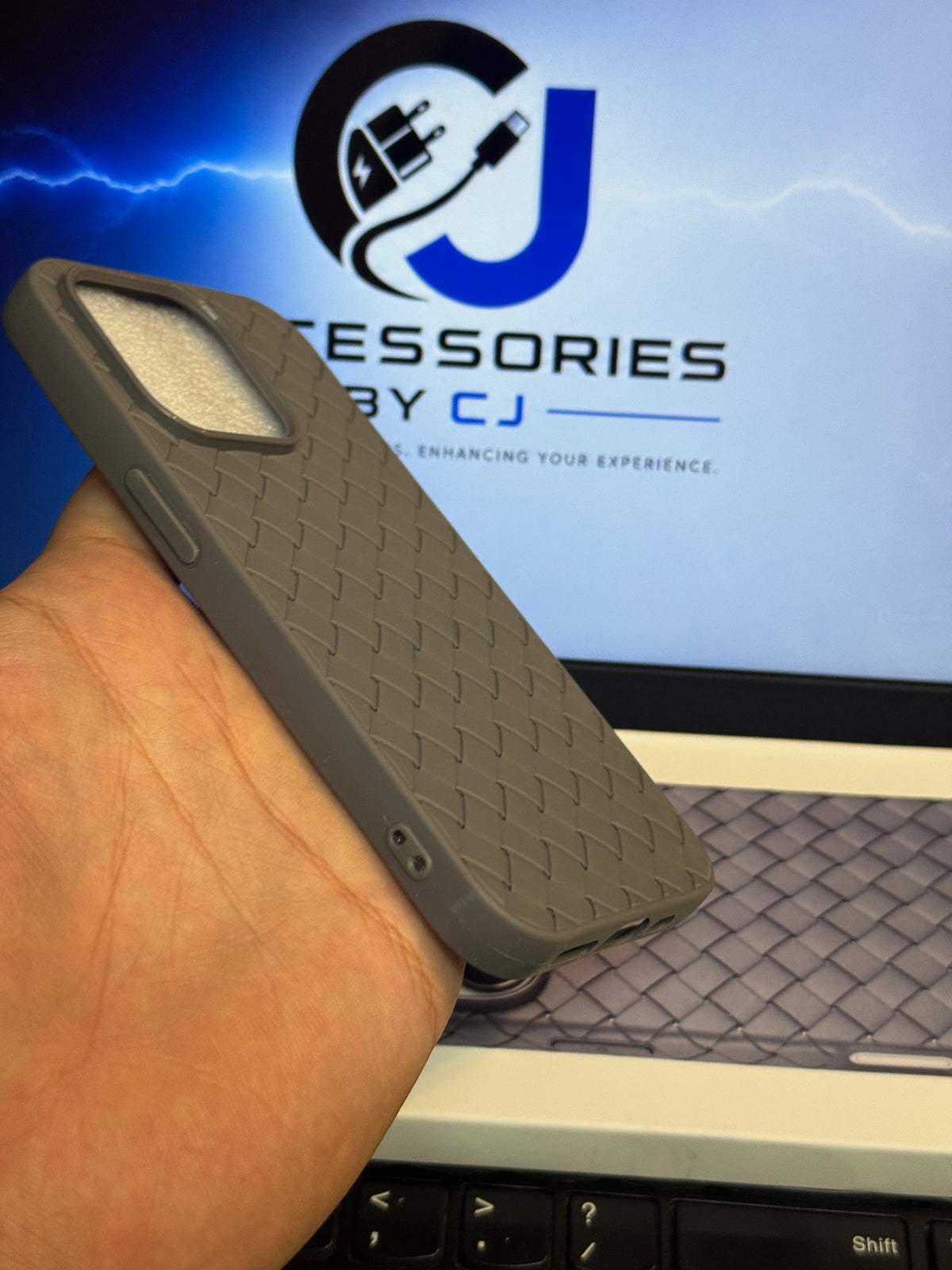 iPhone 15 Pro - Premium Woven Leather-Feel Soft TPU Phone Case
