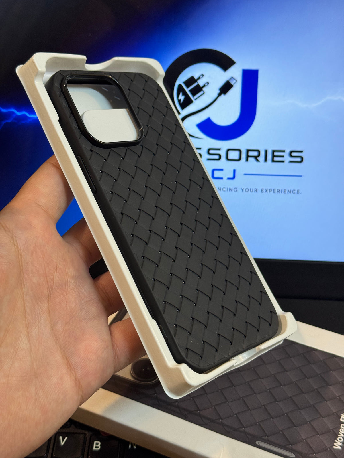 iPhone 14 Pro Max - Premium Woven Leather-Feel Soft TPU Phone Case